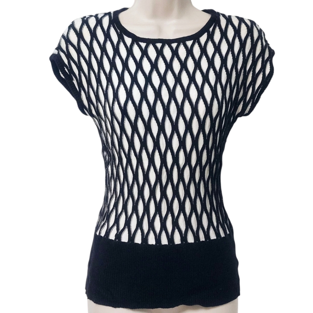 Joseph A Knitted top Black & White sz M
